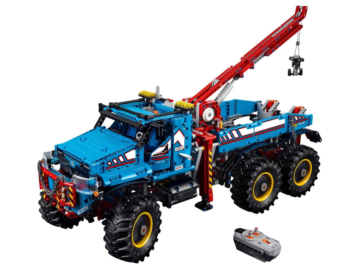 Technic La dépanneuse tout-terrain 6x6
