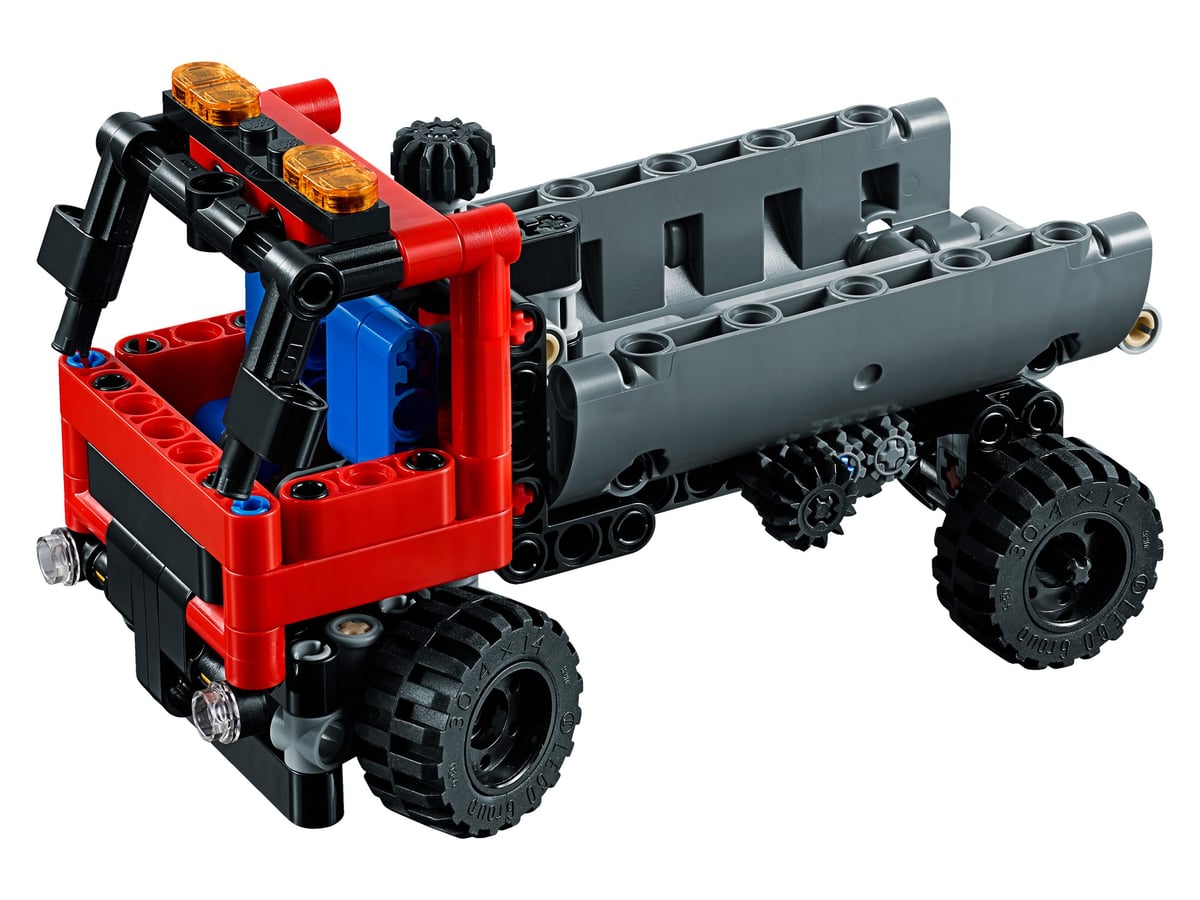 Technic : le camion à bras hydraulique